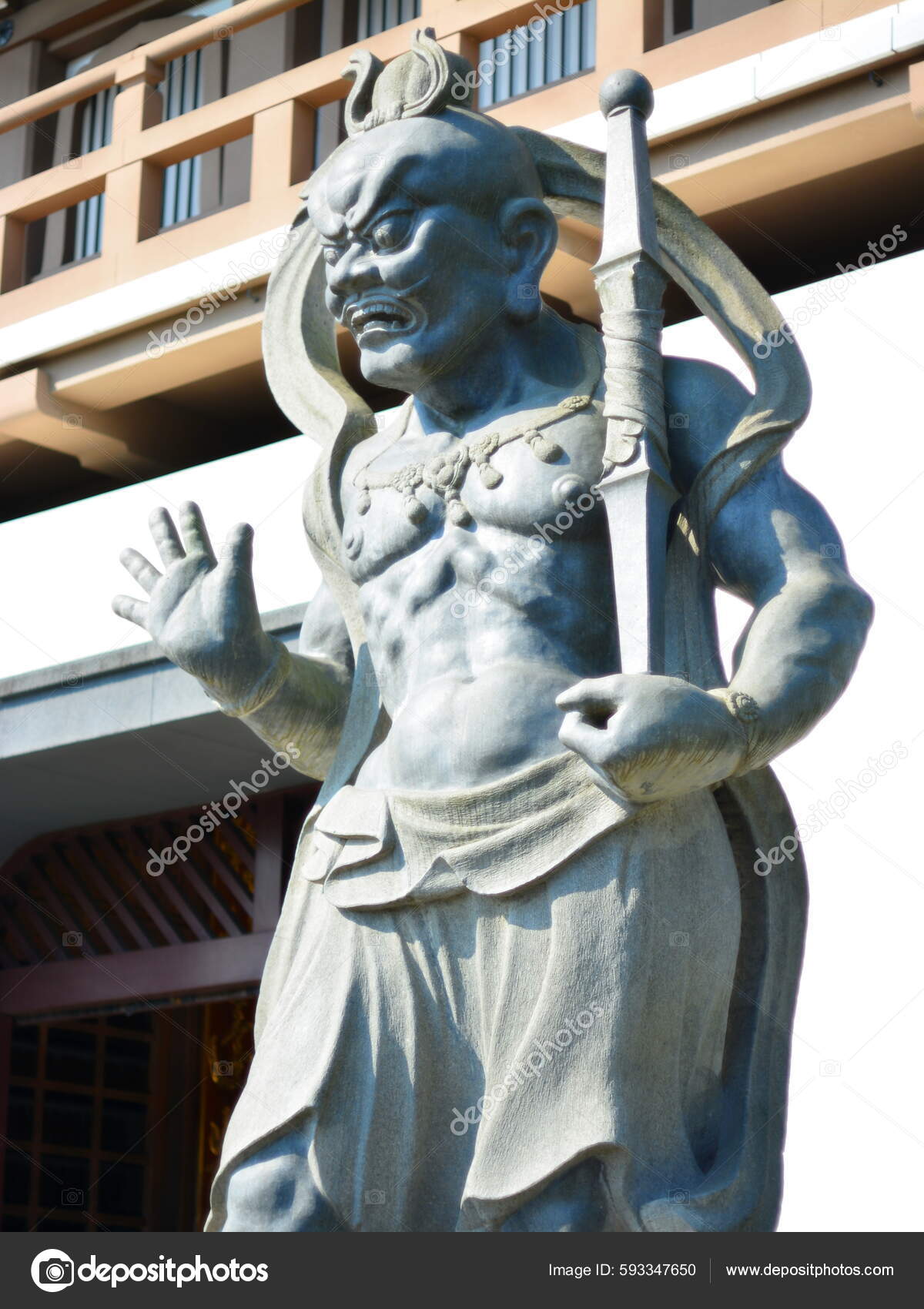 日本古代庙宇守护者雕像的特写——图库图片© wirestock_creators #593347650, image size:1200x1700