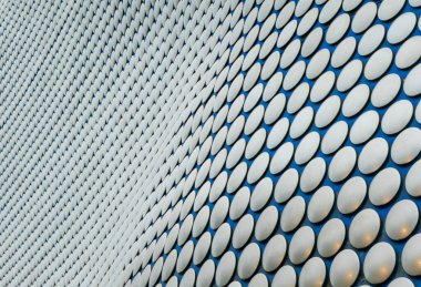 Birmingham, İngiltere 'deki Bullring' de bulunan Selfridges 'in dış duvarı.
