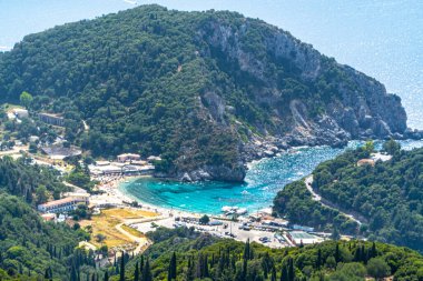 Gündüz körfezin güzel bir görüntüsü, Korfu..