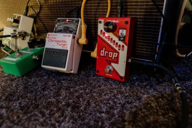 Digitech 'ten ayrılan patron kromatik akortlu bando provasının yakın çekimi Almanya, Hamburg' da