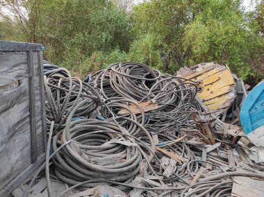 ALow Açı Kısa Parçalanmış Elektrik Kablosu İpi Fotoğrafları