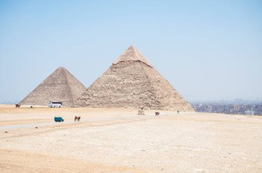 Mısır, Kahire 'deki Giza piramitlerinin güzel bir manzarası.