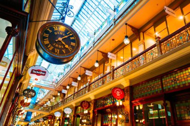Sydney CBD, Avustralya 'daki Kraliçe Victoria Binası' nın güzel bir görüntüsü.