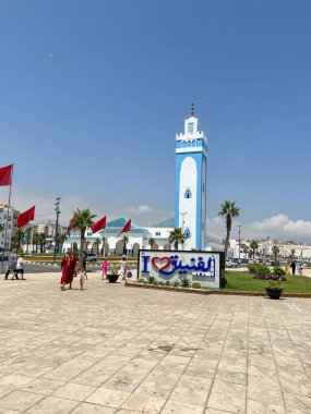 Arapça yazı işaretiyle yazılmış Fnideq yazılarını seviyorum.