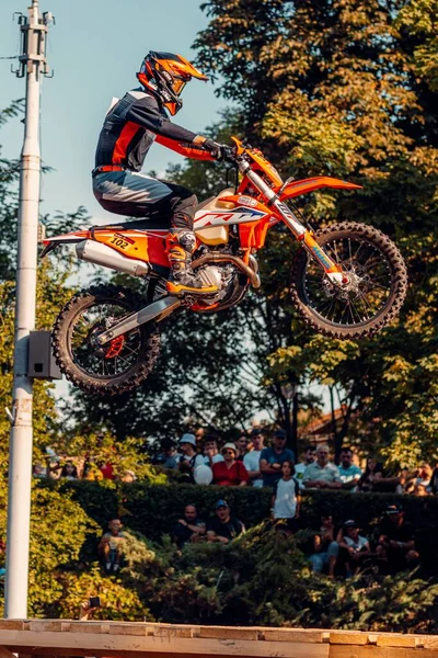 Piloto Durante Prólogo Carrera Motociclistas Todoterreno Red Bull Rumaniacs Sibiu — Foto de Stock