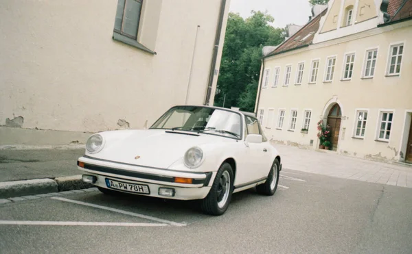 Старый Porsche 911 Припаркован Снаружи Германии — стоковое фото