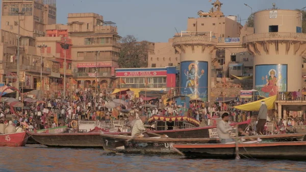 Hindu People Standing Banks Sacred River Ganges India — Stock Photo, Image