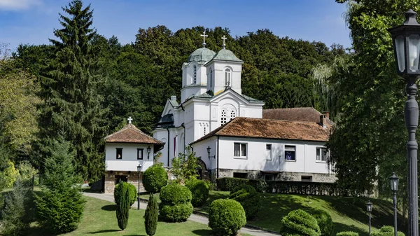 Krajobraz Serbskiego Klasztoru Prawosławnego Kaona — Zdjęcie stockowe