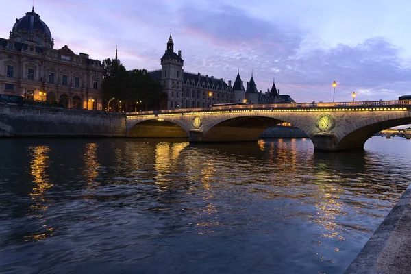 Paris Fransa Akşam Vakti Pont Change Köprüsü Nün Güzel Manzarası — Stok fotoğraf