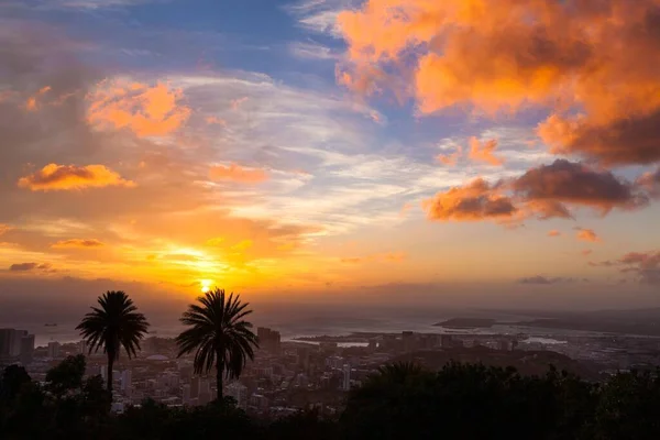 Veduta Aerea Del Paesaggio Urbano Hawaii Circondato Edifici Durante Tramonto — Foto Stock