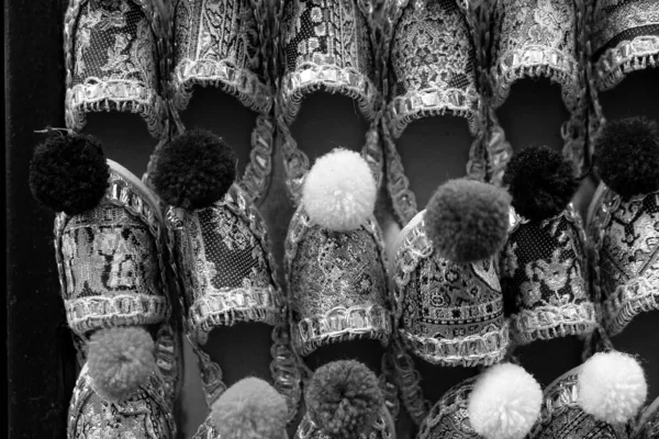 Grayscale Closeup Traditional Turkish Shoes Bazaar — Stock Photo, Image