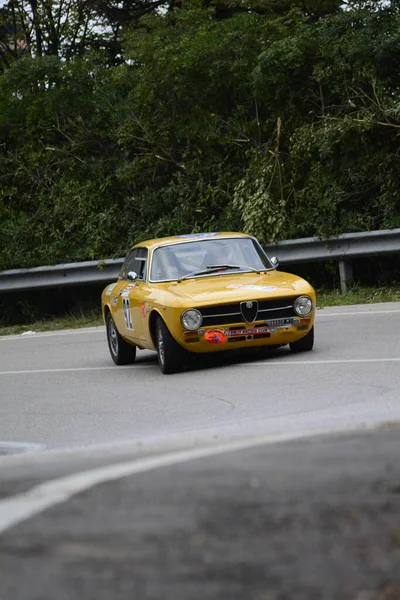 Жовтий Гоночний Автомобіль Трасі Пезаро Італія — стокове фото
