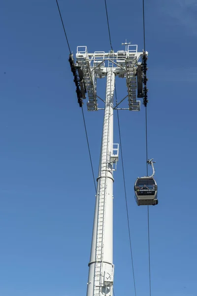 Vertical Low Angle Shot Cable Car Blue Sky Porto Portugal — Stock Photo, Image