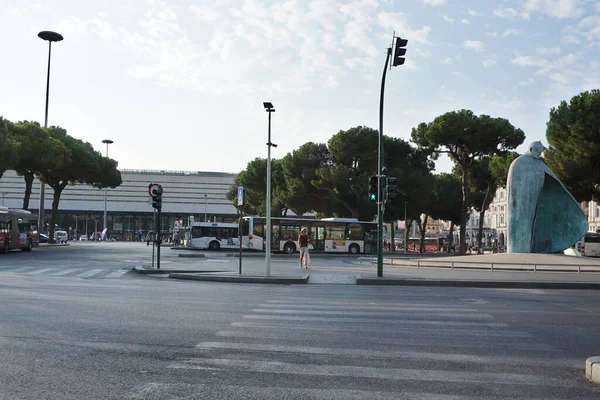 Utsikt Över Bussar Och Trafik Framför Roma Termini Italien — Stockfoto