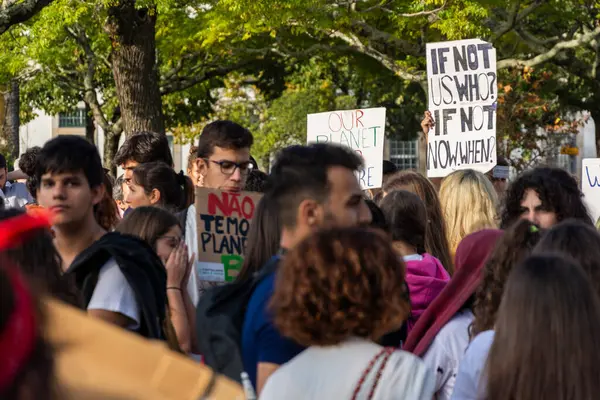 Mensen Die Borden Ophouden Die Protesteren Tegen Klimaatverandering Straten Van — Stockfoto