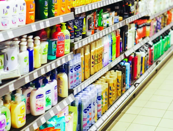 Primer Plano Productos Para Cabello Venta Supermercado Piotr Pawel — Foto de Stock