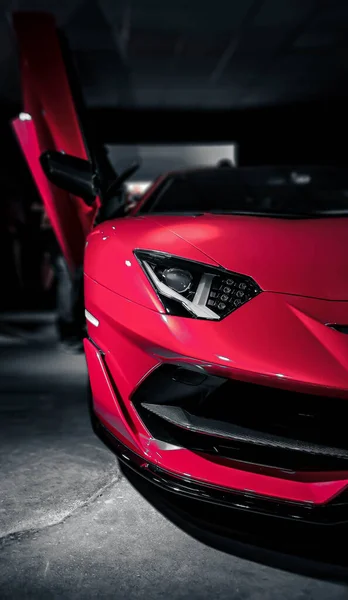 Czerwone Lamborghini Aventador Svj — Zdjęcie stockowe