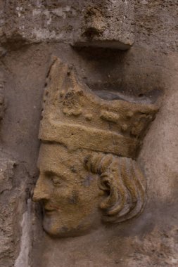 Duvar, İspanya 'nın Valencia kentindeki Lope de Vega Meydanı' ndaki heykellerin dinlenme yerleriyle yapıldı.