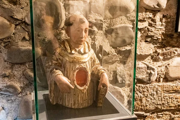 Sculpture Reliquaire Saint Dans Une Vitrine Verre Intérieur Monastère Sainte — Photo