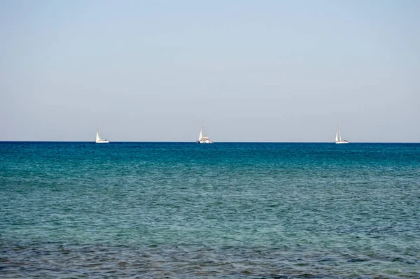 Beautiful View White Boats Sailing Open Blue Aegean Sea Greece — Stock Photo, Image