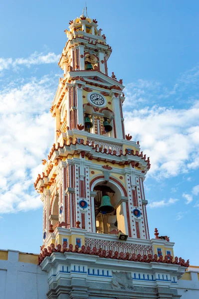 Tiro Vertical Torre Mosteiro Sagrado São Miguel Arcanjo Panormitis Symi — Fotografia de Stock