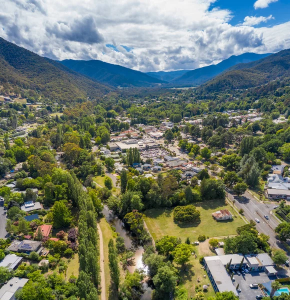 Letecký Pohled Krásné Město Bright Viktoriánských Alpách Austrálie — Stock fotografie