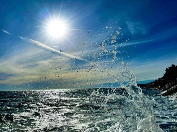Uma Bela Vista Mar Salpicante Trieste Itália — Fotografia de Stock