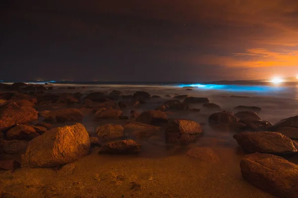 波多黎各夜间岩石海岸的美丽景色 — 图库照片