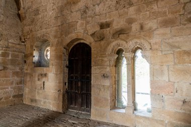 Carracedo 'lu Aziz Mary Manastırı Kraliyet Sarayı, İspanya' daki El Bierzo.