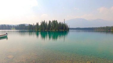 Jasper, Alberta, Kanada 'da Beş Göller Vadisi' nin güzel bir sahnesi.