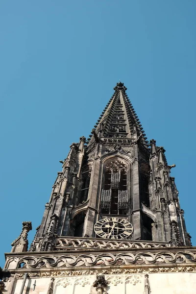 Pionowe Ujęcie Niskiego Kąta Wieży Kościoła Lamberta Munster Niemcy — Zdjęcie stockowe
