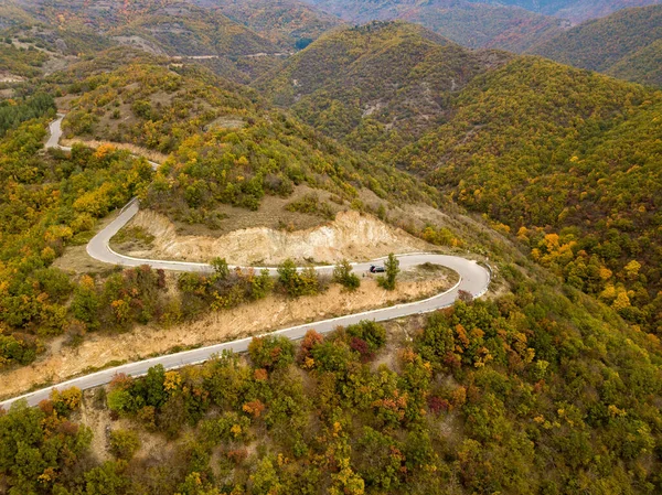 Widok Powietrza Wiejskiego Szlaku Przez Góry Żółtymi Jesiennymi Drzewami Blagoevgrad — Zdjęcie stockowe