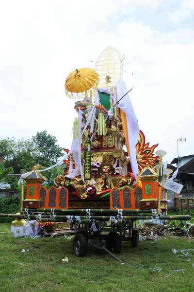 Uma Foto Vertical Celebração Festival Tradicional Hindu Ngaben Para Mortos — Fotografia de Stock