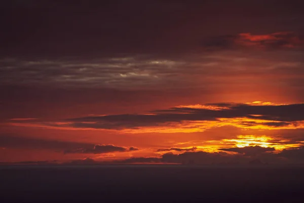 Krásná Scenérie Zatažené Oblohy Západu Slunce — Stock fotografie