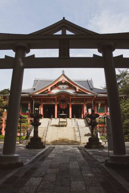 Japonya, Hiroşima 'daki Gokoku-jinja tapınağının dikey çekimi.