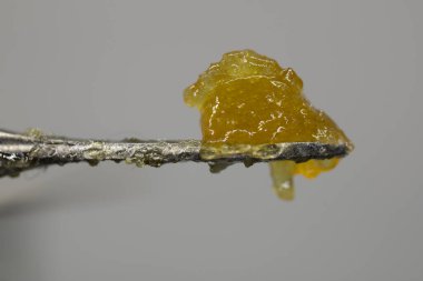 Bir kenevir özündeki ayrıntıların makro görüntüsü