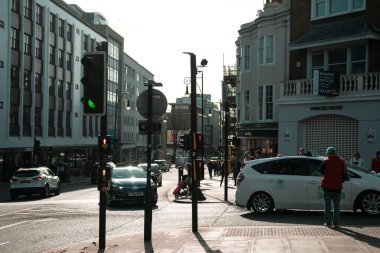 Brighton 'un günbatımında, sonbaharın sonlarında, Birleşik Krallık' ta çekilmiş bir fotoğrafı.