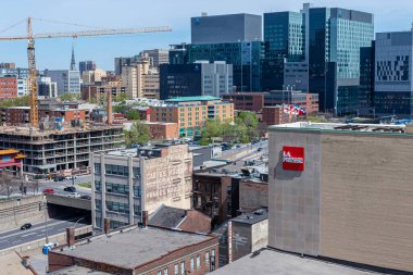 Montreal şehir merkezinin La Presse Binası, Kanada manzarası