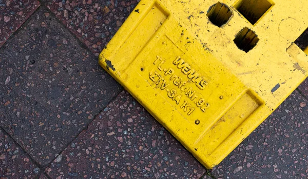 Tiro Ângulo Alto Amarelo Elementos Construção Chão — Fotografia de Stock