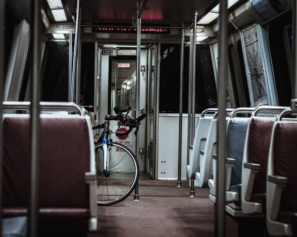 Washington Abd Boş Bir Metroda Bisiklet — Stok fotoğraf
