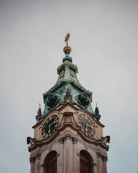 Plano Vertical Del Campanario San Nicolás Praga Chequia — Foto de Stock