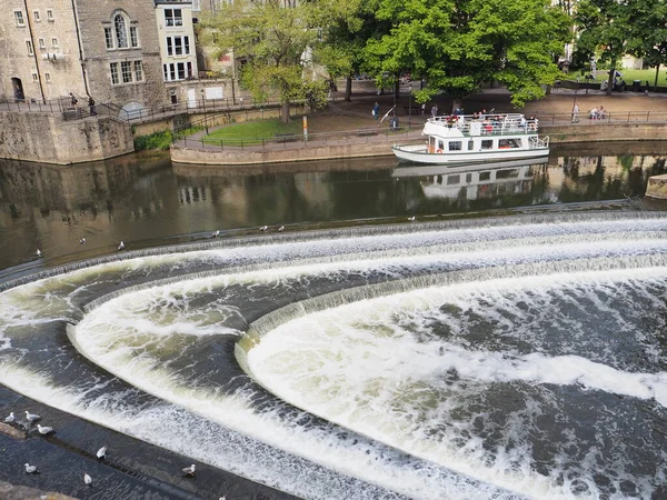 Eine Wunderschöne Wasserkaskade Der Stadt Bath Großbritannien — Stockfoto