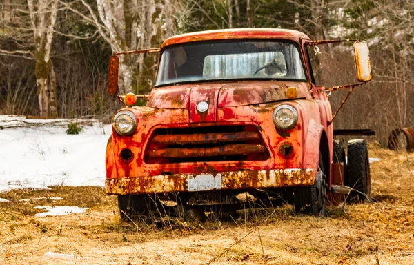 Ржавый Старый Грузовик Серии Dodge 1954 Года Новой Шотландии — стоковое фото