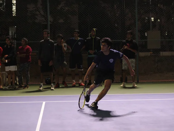 Primer Plano Jugador Tenis Golpeando Pelota — Foto de Stock