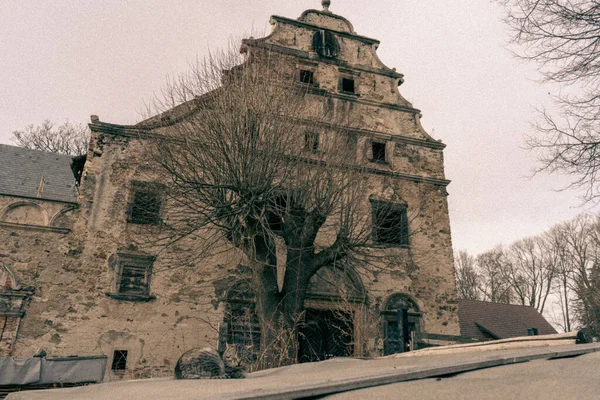 Beau Cliché Vieux Bâtiment Abandonné — Photo