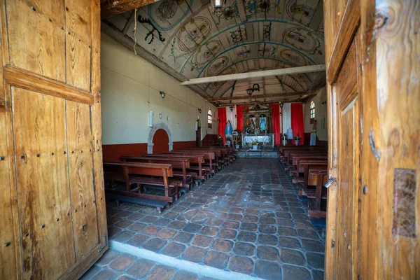 Tiro Interno Templo Com Assentos Altar — Fotografia de Stock