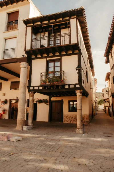 Vue Verticale Ancienne Maison Covarrubias Burgos Avec Porche Des Colonnes — Photo
