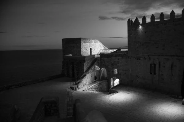 Graustufenansicht Der Überreste Der Mittelalterlichen Burg Von Peniscola Meer Peniscola — Stockfoto
