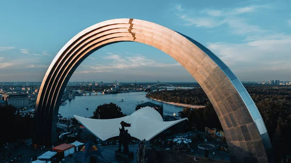 Uma Bela Foto Arco Amizade Popular Kiev Ucrânia — Fotografia de Stock