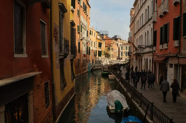 Gros Plan Canal Avec Des Bateaux Venise Italie — Photo
